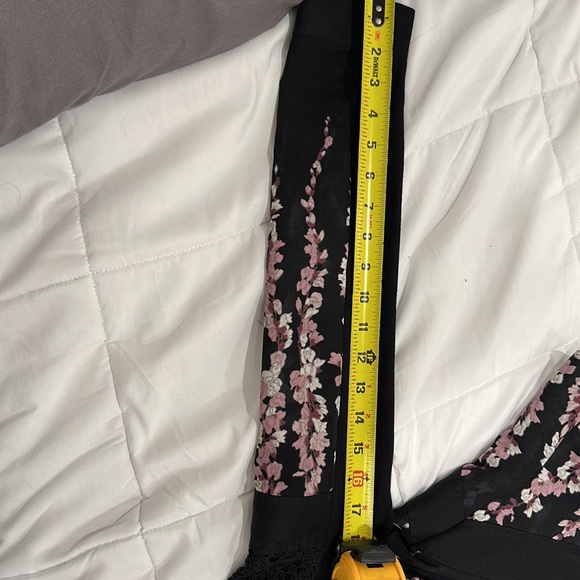 Bcbg cropped floral and lace blazer - Picture 6 of 7